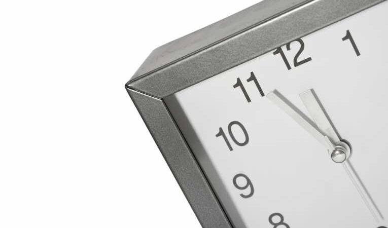 Pasaulio pabaigos laikrodis rodo be penkių pusiaunaktį