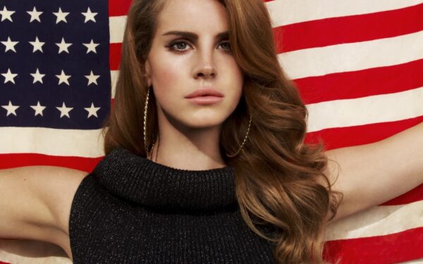 Lana del Rey tapo H&M naujos kolekcijos veidu (Foto)