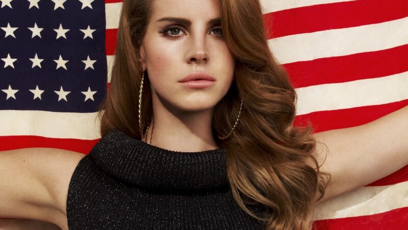 Lana del Rey tapo H&M naujos kolekcijos veidu (Foto)