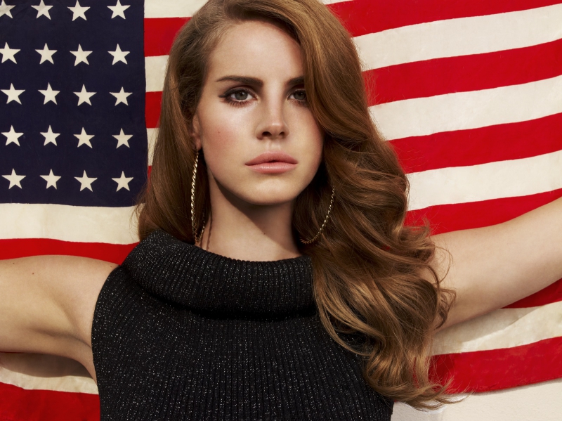 Lana del Rey tapo H&M naujos kolekcijos veidu (Foto)