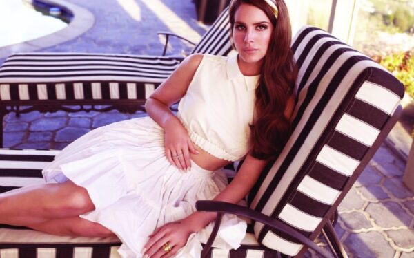 Lana Del Ray: apie bažnytines giesmes, Kalėdų senelį ir švenčių tradicijas