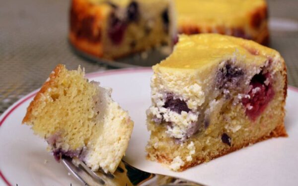 Citrininis pyragas su vyšniomis