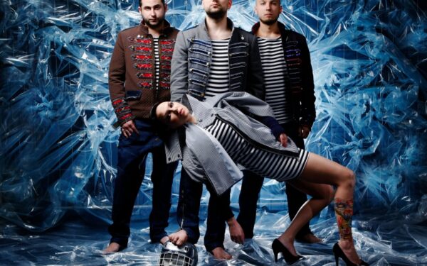 „Insanitus“ plėš fabriko „Lituanika“ stogą