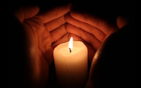 Vėlinių žvakės: smagu, kai šviesa nugali tamsą