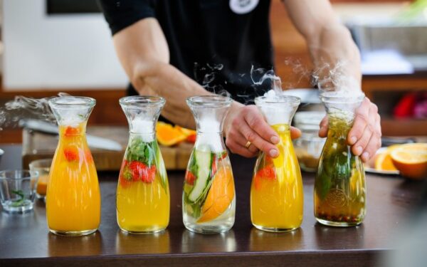 Karštą vasaros dieną atgaivins namuose gaminti limonadai (+receptas)