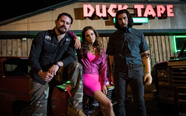 Elvio Preslio anūkė Riley – pašėlusi vagilė