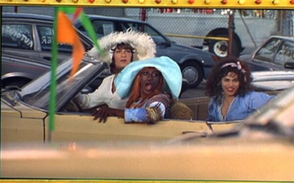 Kas slypi po moterišku sijonu? Aktoriai ir jų moteriškos rolės