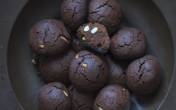 Sekmadienio receptas – šokoladiniai sausainiai su žemės riešutų sviestu