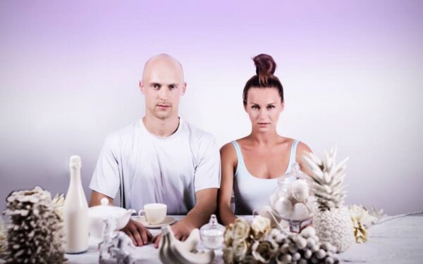 Tardisciplininio meno pavyzdys šokio spektaklį „Kelionė namo“