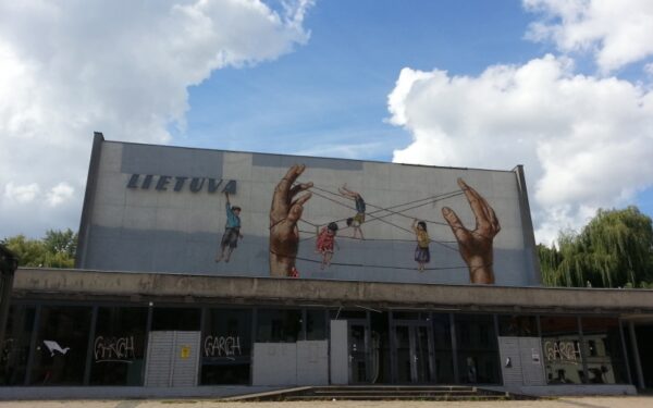 Pirmasis Vilniaus gatvės meno festivalio kūrinys jau puošia „Lietuvą“ (foto)