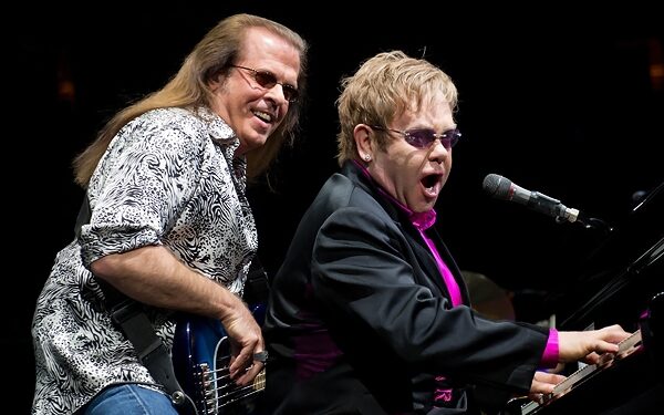 Nusižudė Eltono Johno grupės muzikantas