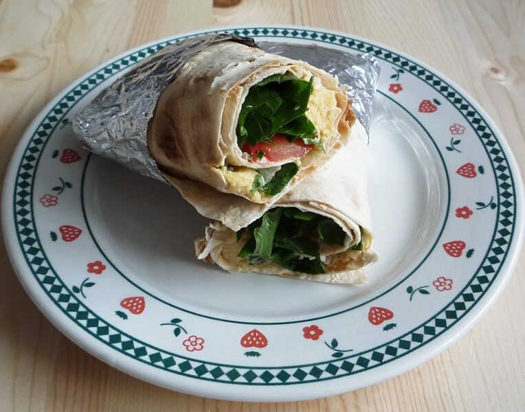 Veganiškas avinžirnių „dürüm“