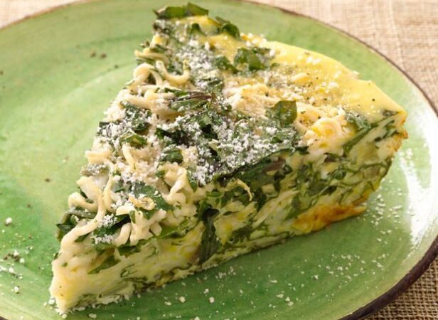 Greitai vakarienei makaronų pyragas su špinatais