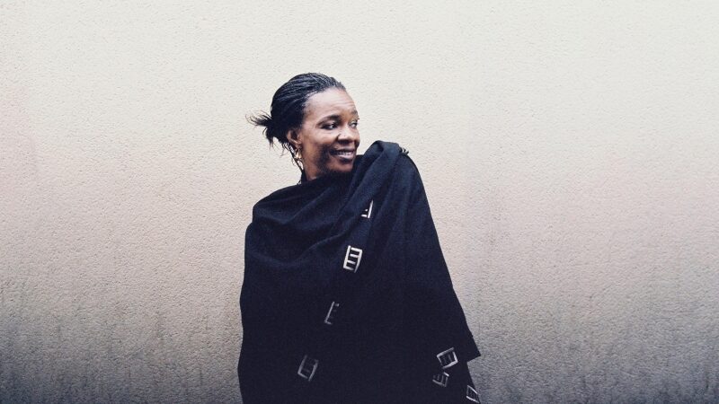 Dainininkė Mamani Keita: „Visi afrikiečiai svajoja apie Europą, tačiau čia atvykę nusivilia“ (interviu)