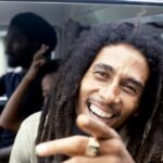 Kino pusryčiuose - visą pasaulį suvienijusio Bobo Marley'io biografija (nuomonė)