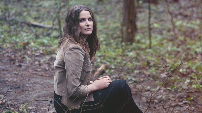 Nauja atlikėja Matilda debiutuoja daina „Someday“ ir jos vaizdo klipu