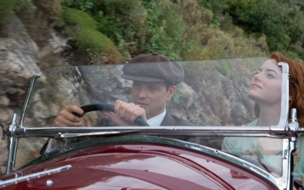 Naujajame Woody Alleno filme Colinas Firthas – iliuzionistas, o  Emma Stone – žavi aiškiaregė