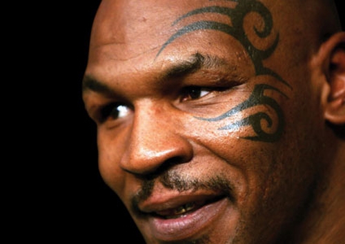 M. Tysono tatuiruotės kūrėjas sieks