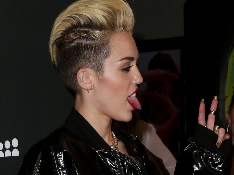 Faktų pusryčiai. Ko galbūt nežinojote apie Miley Cyrus...