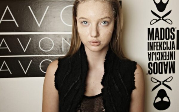 „Mados infekcijos“ užkulisiai: virš 300 šukuosenų, nauja modelių karta ir eksperimentinis makiažas (foto)