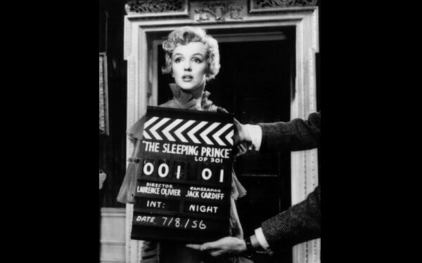 Knygų pusryčiuose – vyras, įsitaisęs Marilyn Monroe lovoje (Konkursas)