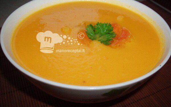 Moliūgų, morkų ir pupelių sriuba