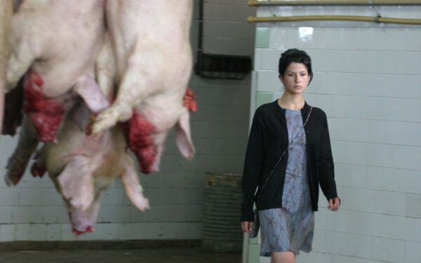 Kino pusryčiuose – filmo „Mona“ paslaptis, į kurią nesinori gilintis