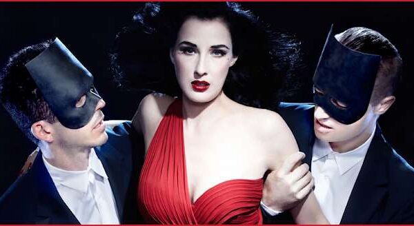 Dita Von Teese demonstruoja savo vokalinius sugebėjimus (video)