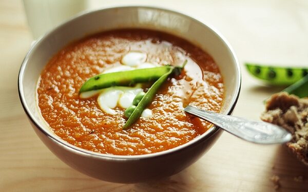 Sekmadienio receptas – morkų sriuba su jogurtu ir kmynais