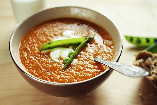 Sekmadienio receptas - morkų sriuba su jogurtu ir kmynais