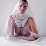 Seksualu ir nevulgaru - apsinuoginusios Kate Moss fotosesija