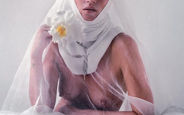 Seksualu ir nevulgaru – apsinuoginusios Kate Moss fotosesija