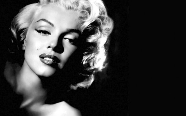 7 Marilyn Monroe patarimai apie meilę ir moteriškumą