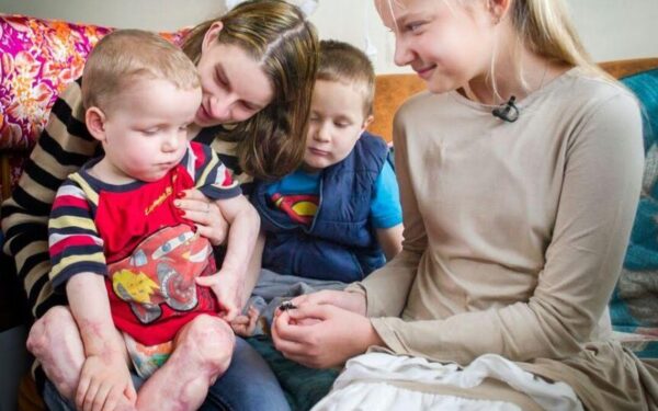 Į žaibinės meningokokinės infekcijos gniaužtus pakliuvęs mažylis trokšta džiaugtis vaikyste