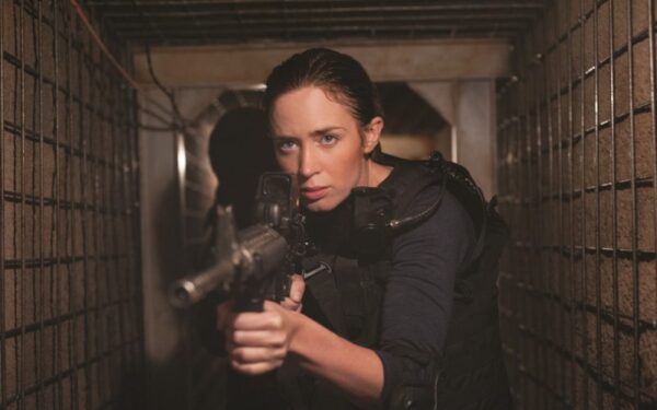 Trileryje „Sicario: Narkotikų karas“ Emily Blunt taps jauku nuožmiems svaigalų prekeiviams