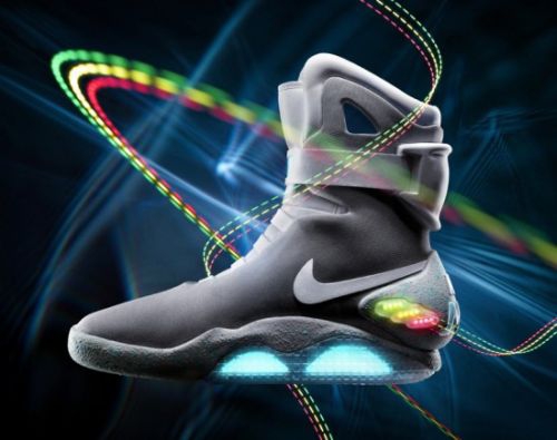 Daiktų pusryčiai. Atgal į ateitį su NIKE AIR MAG (Foto)