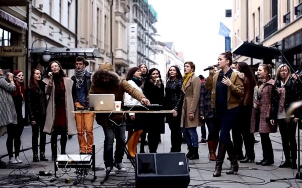 V. Diavaros ir E. Jennings plaktainiai (video)