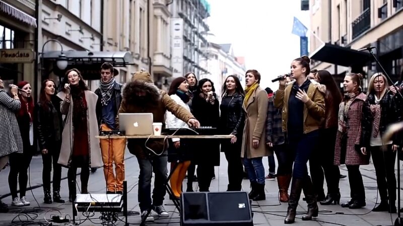 V. Diavaros ir E. Jennings plaktainiai (video)