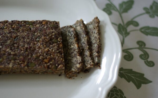 Nomeda Marčėnaitė kepa riešutų duoną (receptas ne tik gurmanams)