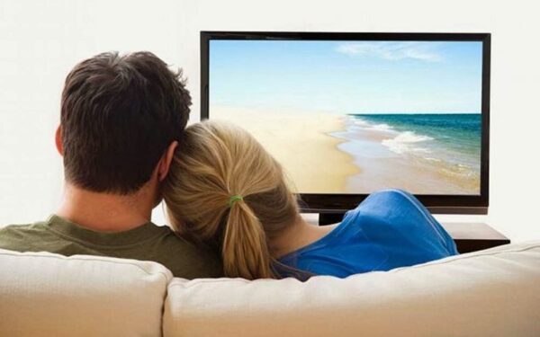 Akių gydytoja pataria: kaip tausoti akis žiūrint televizorių?