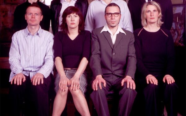 Muzikiniai pusryčiai: atsisveikinimas su kultiniais anarchistais „Chumbawamba“