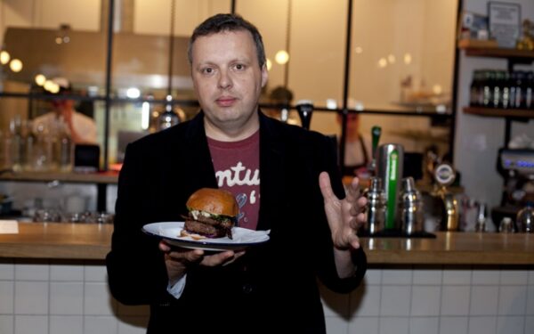 Andriaus Užkalnio nekritikuojamų burgerių receptas (foto)