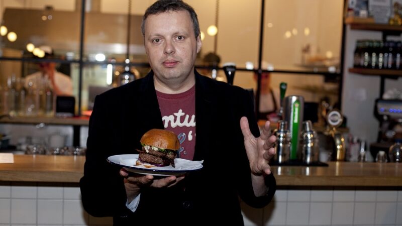 Andriaus Užkalnio nekritikuojamų burgerių receptas (foto)
