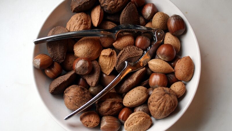 7 priežastys, kodėl moterys turėtų valgyti riešutus