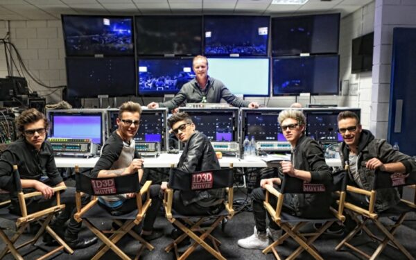Vasarai baigiantis vaikinų grupės „One Direction“ gerbėjams – dokumentinis filmas