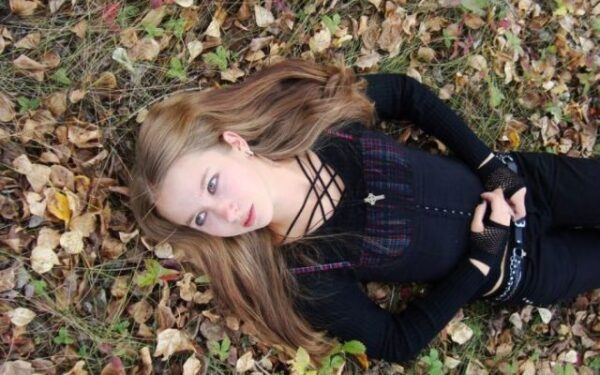 Du metai, radikaliai pakeitę šios merginos išvaizdą (foto)