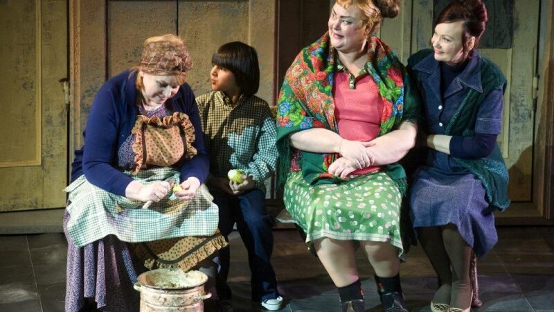 Rudenį bohemiečiai į sceną grąžina operą „Oneginas“