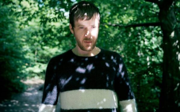 Spalis klube „Opium“ – dviem, trim ir net keturiais aukštais