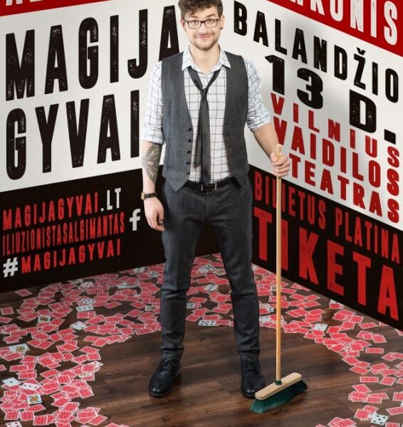 Pamatykite savo akimis: magas Algimantas Frankonis per dieną suvalgo po kortų kaladę