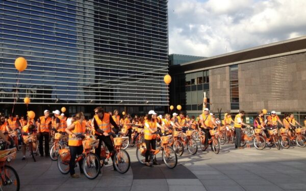 Kada į Vilniaus gatves išriedės oranžiniai dviračiai?